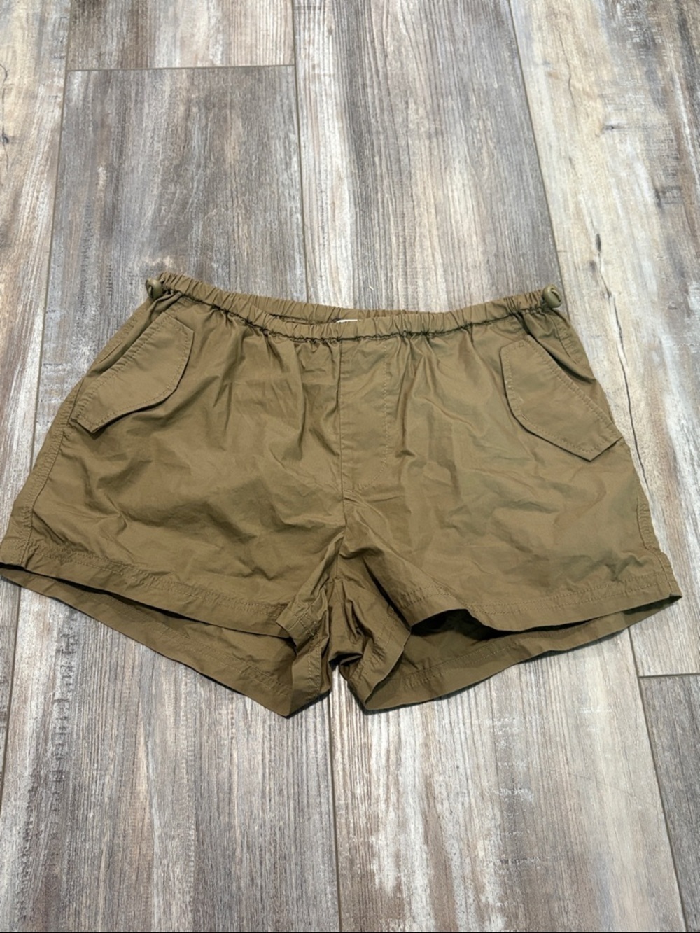 Sybilla. Women's Olive Active Pull-On Shorts with Pocket Flaps size small